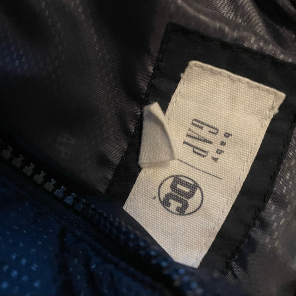 Size small gap puffer jacket